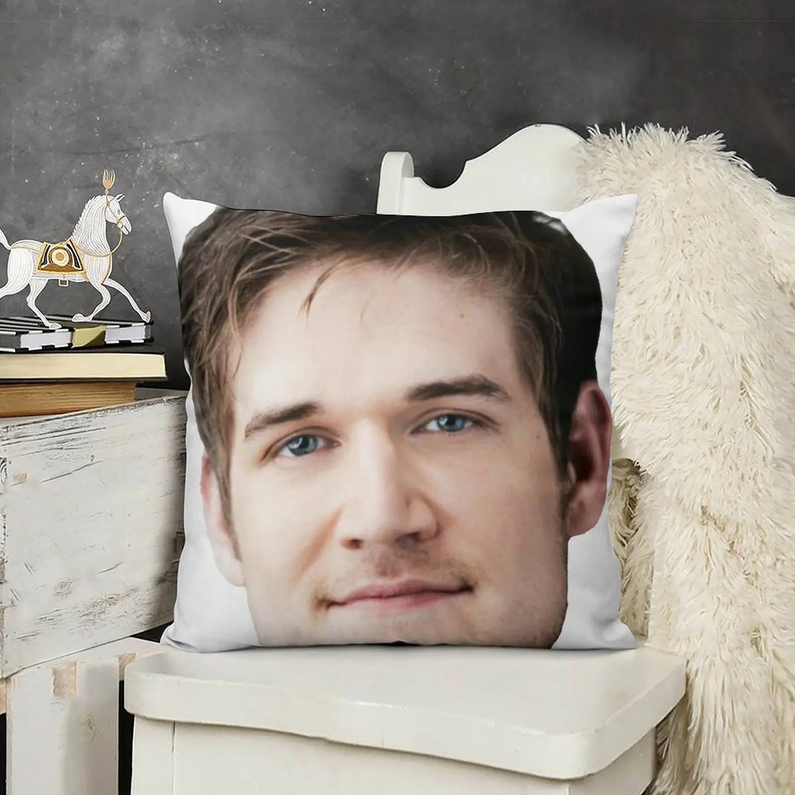 Декоративная подушка с головой бухэма диванная рождественские украшения 2025 г.