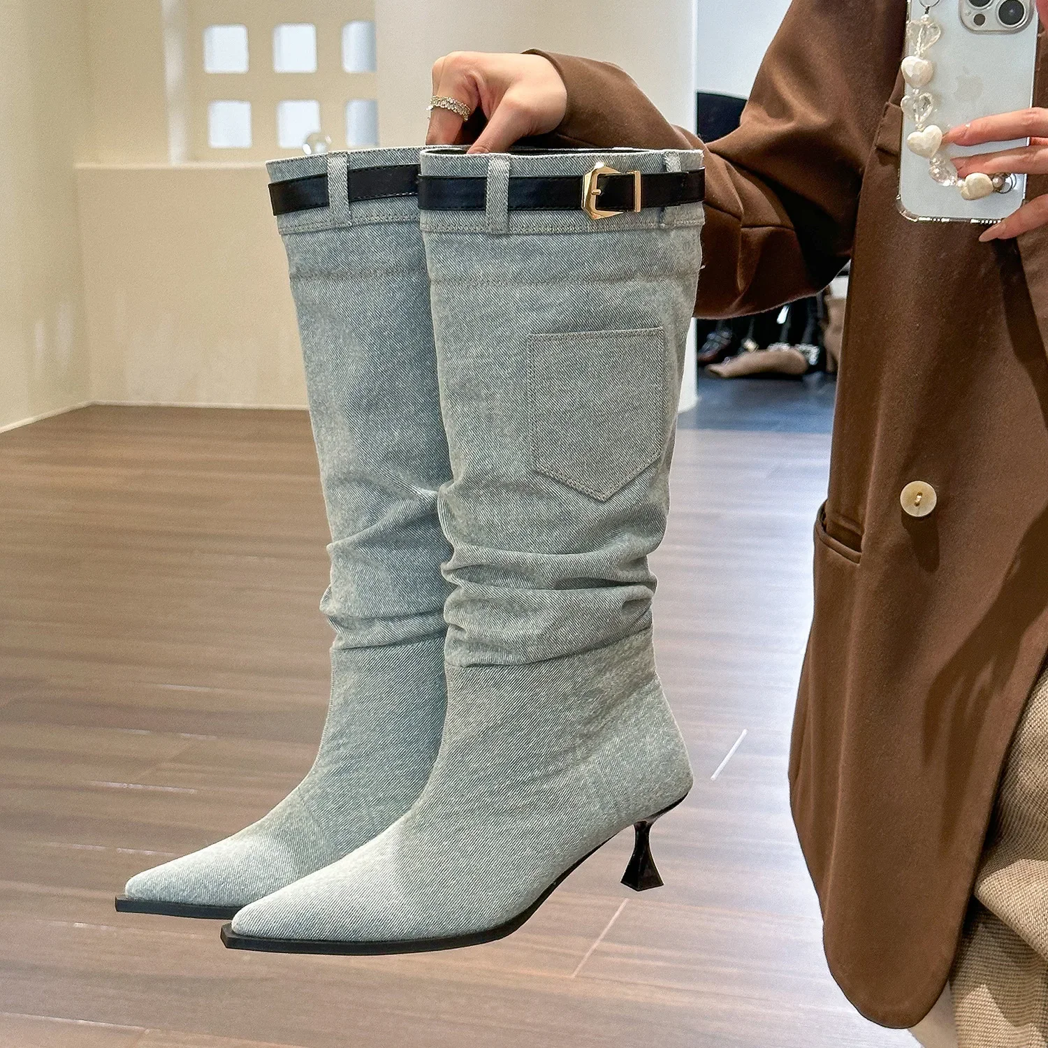 Женские джинсовые ботинки с острым носком на ремешке без застежки