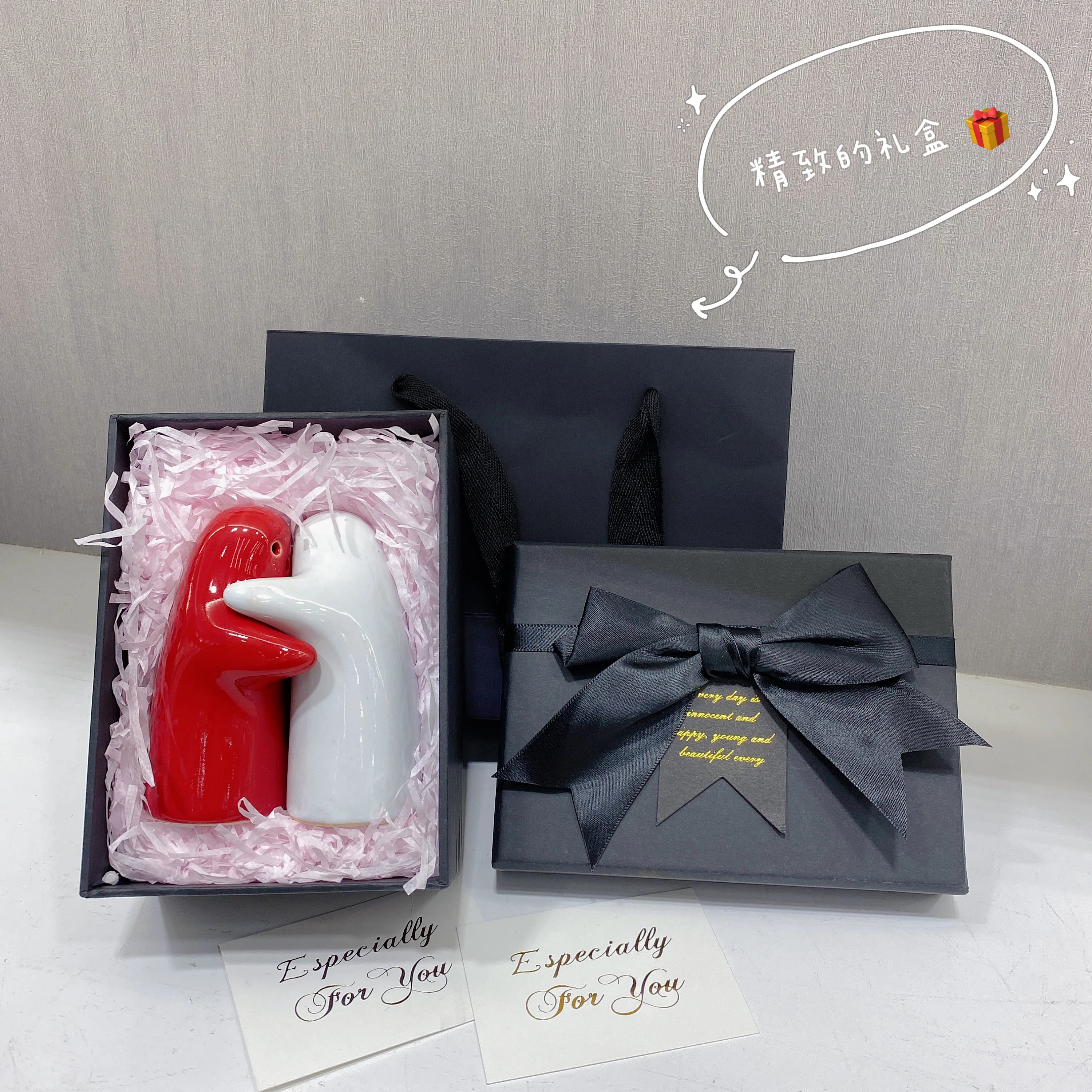 Warm Hug Creative Desktop Decoration Valentine's Day Birthday Long-distance Love Gift Hug Mini Couple Doll Gift Box