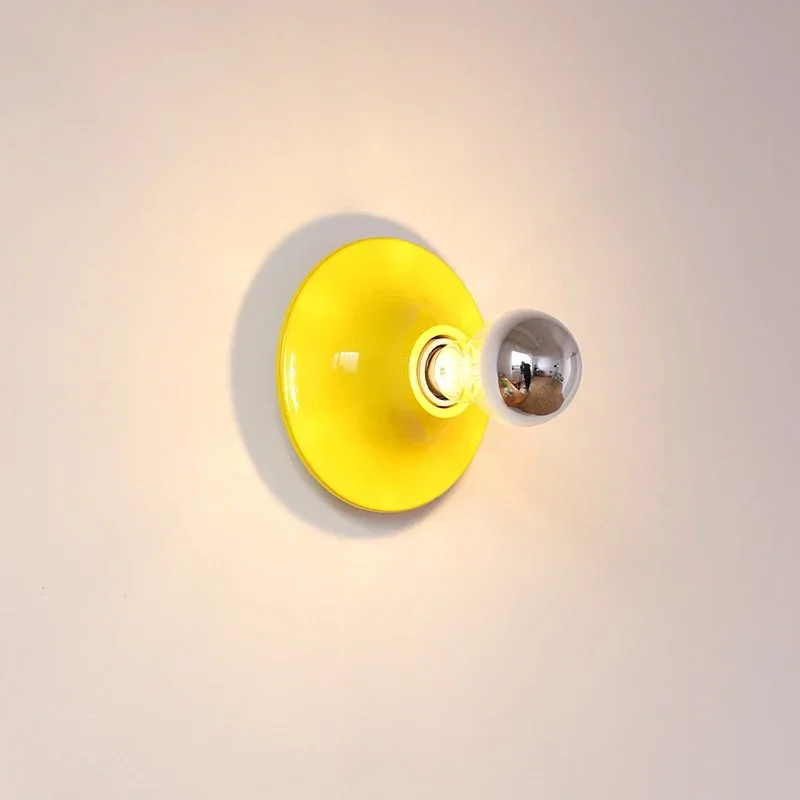 Настенный светильник в стиле ретро