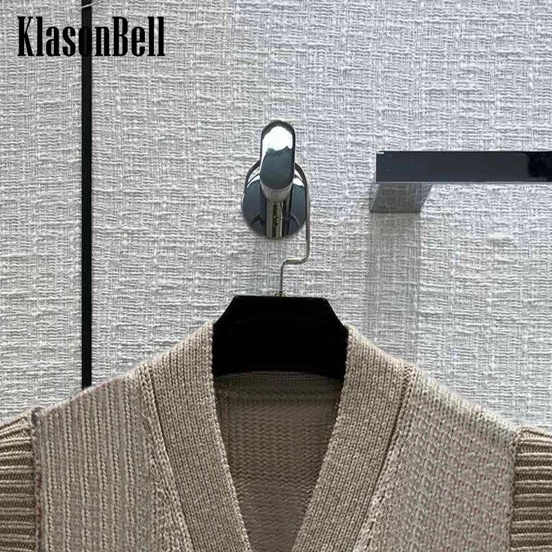 

10.15 KlasonBell Luxury Fashion Sequins Embroidery Letter Print Sleeveless Wool Knitted Cardigan Vest Women