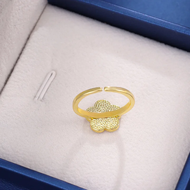 Модный счастливый цветок с пятью лепестками пятилистный клевер цветной