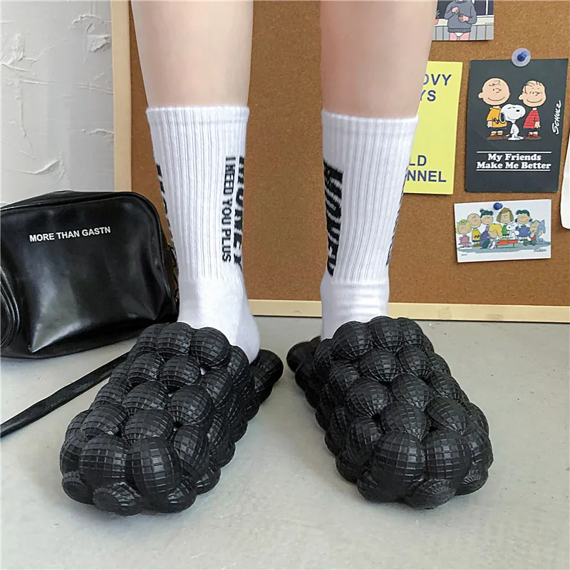 Slippers Female Personality Bubble Slides and Sandals Fashion Feeling Sandal Home Massage Flat Slippers for Women Litchi Sandals