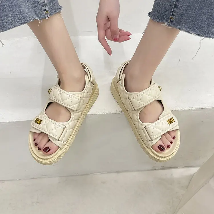 

2023 Trends Sandals Summer New Flat British Wind Sewing thread Thick-soled Casual Roman Fragrance Designer Women's Sandals