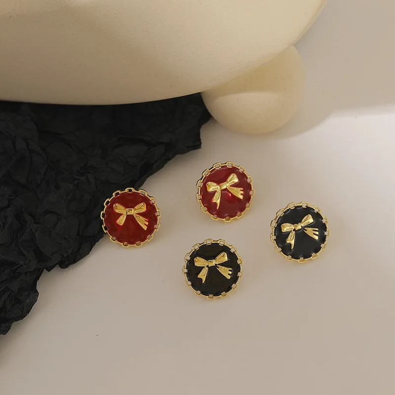 

2022 новые модные простые красные черные круглые серьги-гвоздики с бантом для женщин студентов милые модные металлические украшения Oorbellen по...