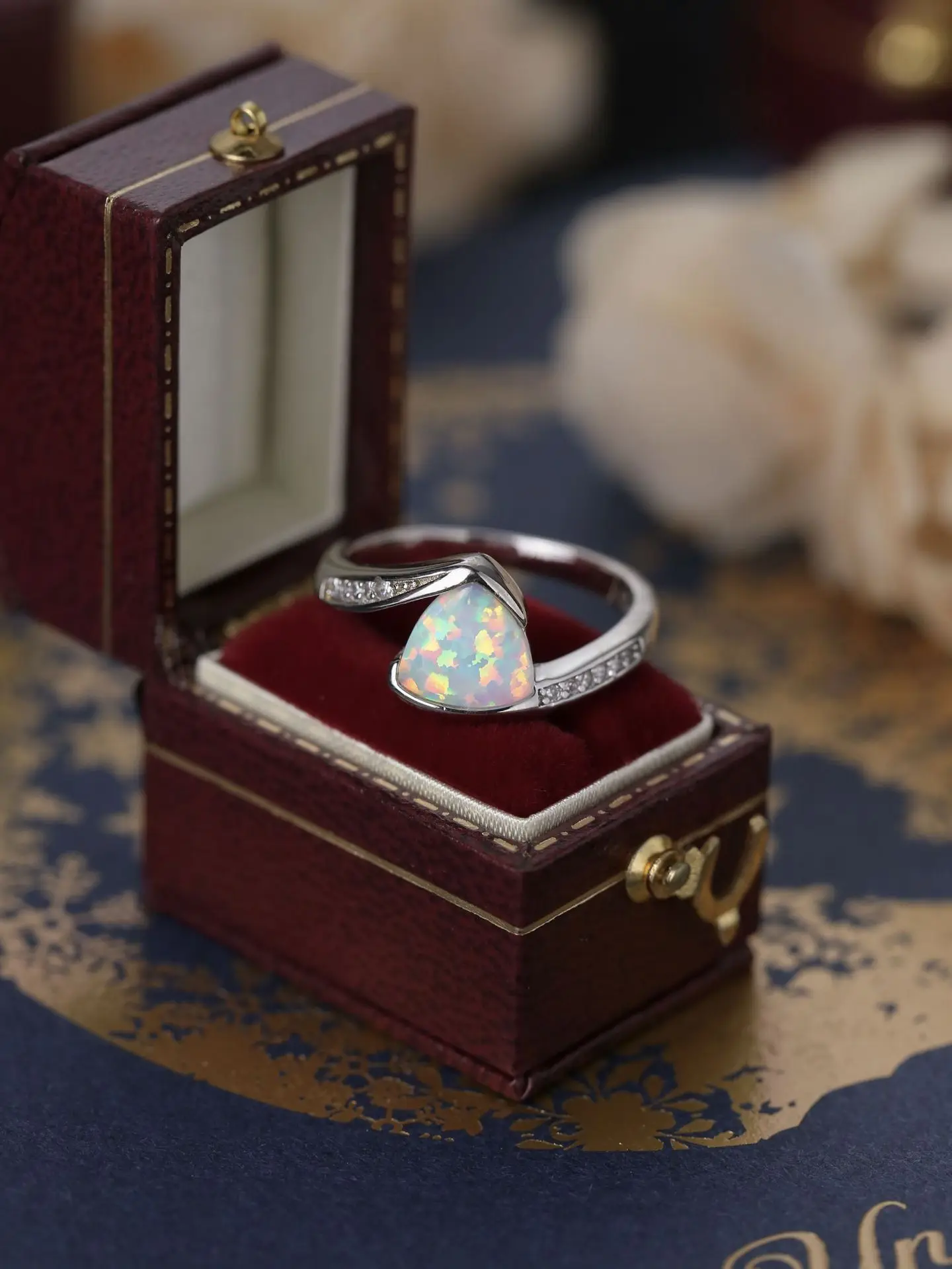 

Модный новый простой треугольник из стерлингового серебра 925 пробы с изящным дизайном для женщин