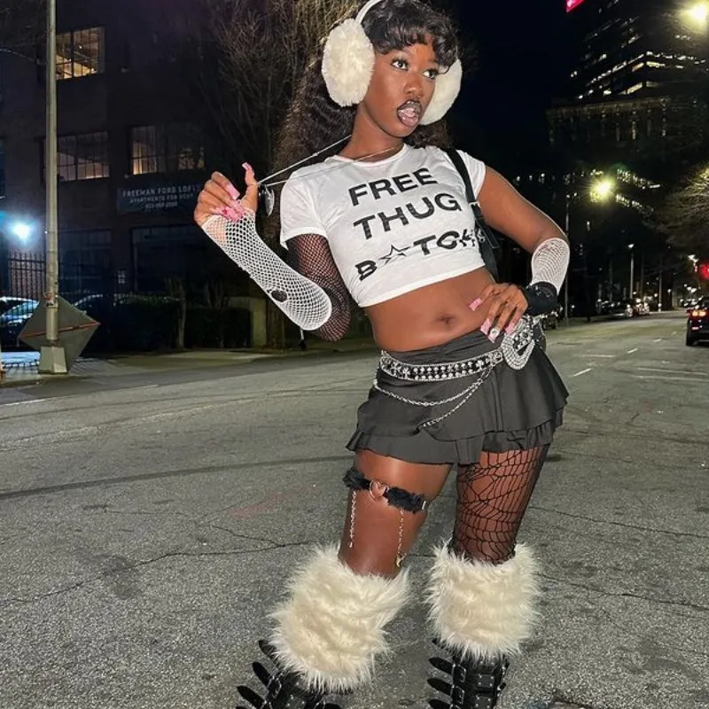 Габи 2020. It girl aliyahsinterlude песня. Solange - a seat at the table (2016). Зари мона ака сад герл. 90's fashion aaliyah.