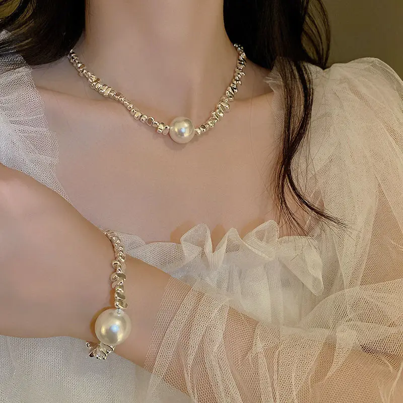 Draweye Irregular Geometric Necklaces for Women Pearls Light Luxury Fashion Sweet Jewelry Korean Elegant Pendant Necklace