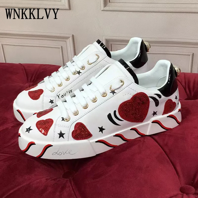 

Spring Autumn Graffiti Small White Shoes Women Lace-up Casual Shoes Pearl Decor Walk Flats Real Leather Daily Vacation Sneakers
