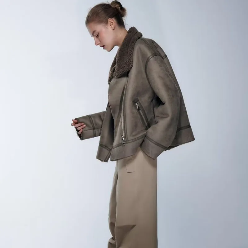 

ETJ2023 winter new thickened fur one coat Ladies loose version grey motorcycle imitation lamb coat 3548/243