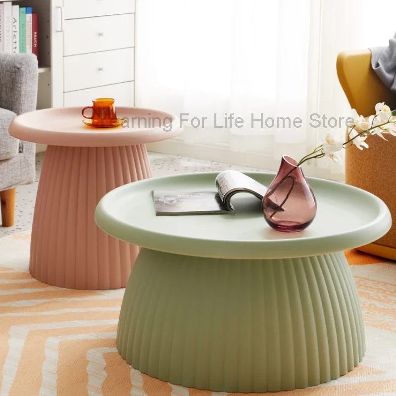 Пластиковые современные журнальные столики круглые мобильные балконные для