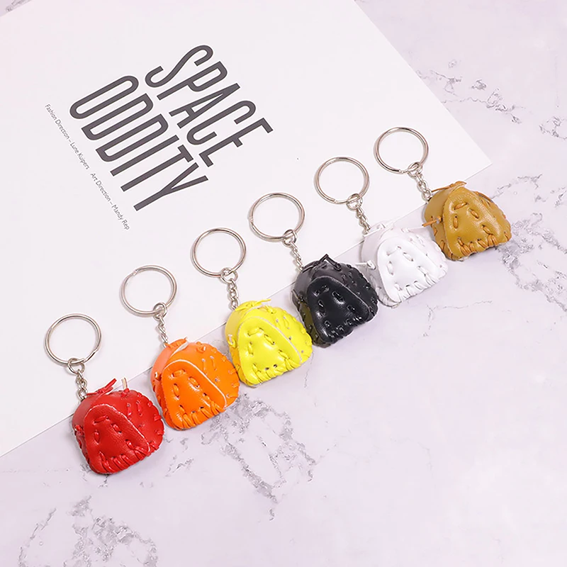 Рисунок 2 - Брелок для ключей в виде бейсбольной перчатки