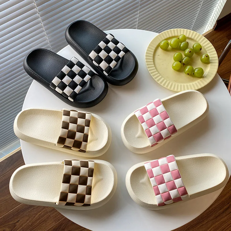 

2022 summer new checkerboard step on shit slippers couples home bathroom bath soft bottom sandals one word slippers