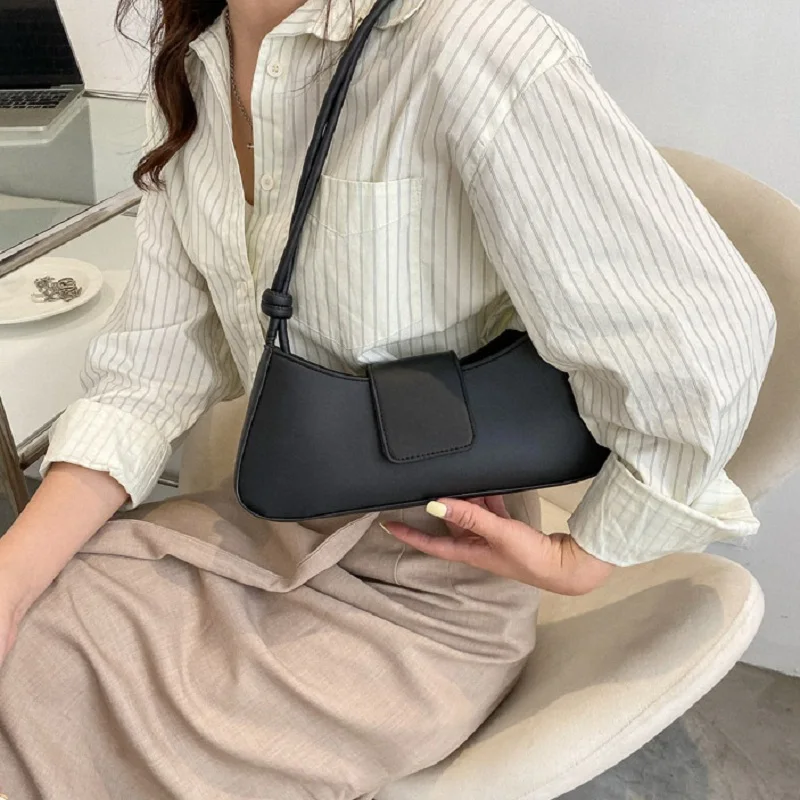 Сумка на плечо женская под подмышку маленький кошелек брендовый клатч Простые