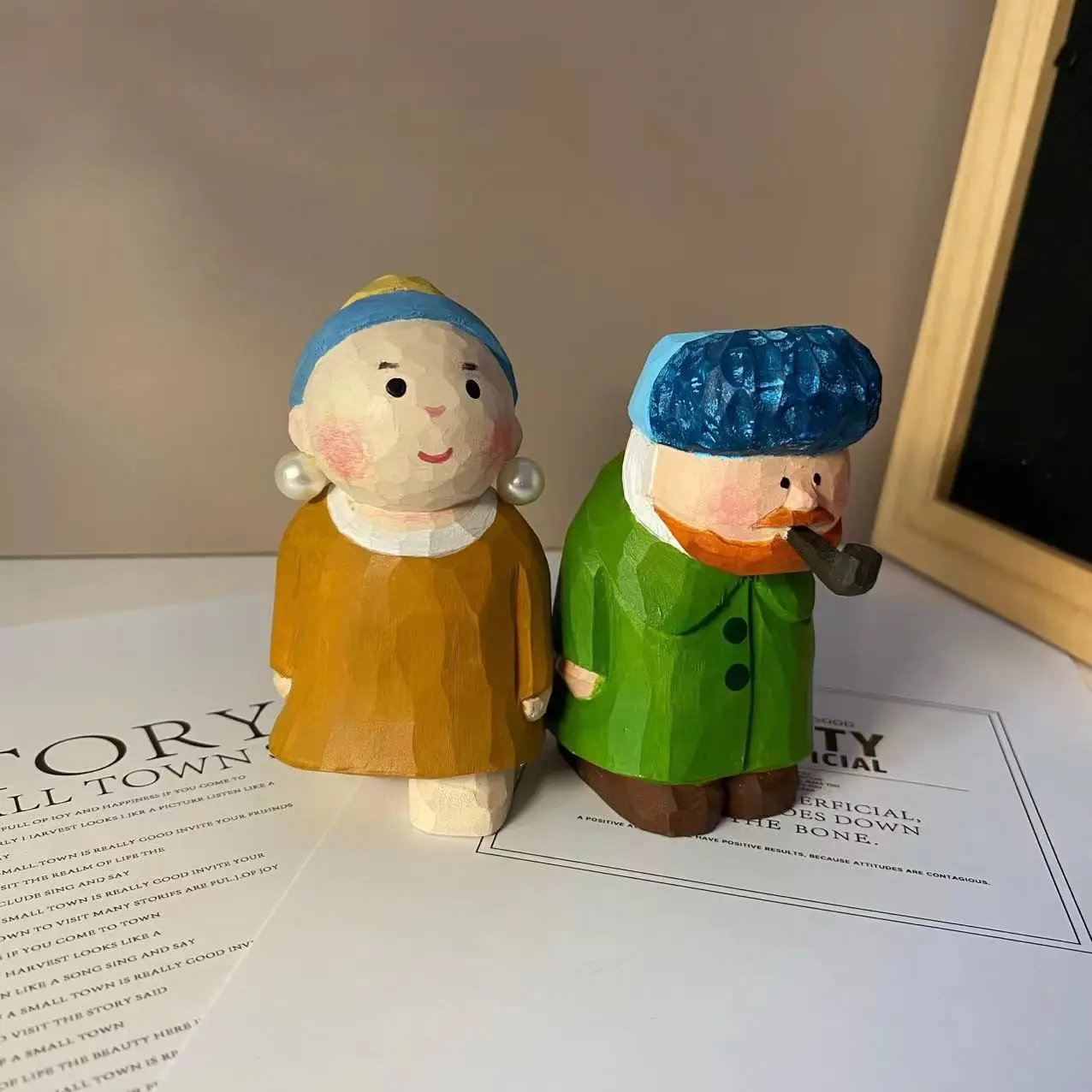 

Деревянные статуэтки ручной работы