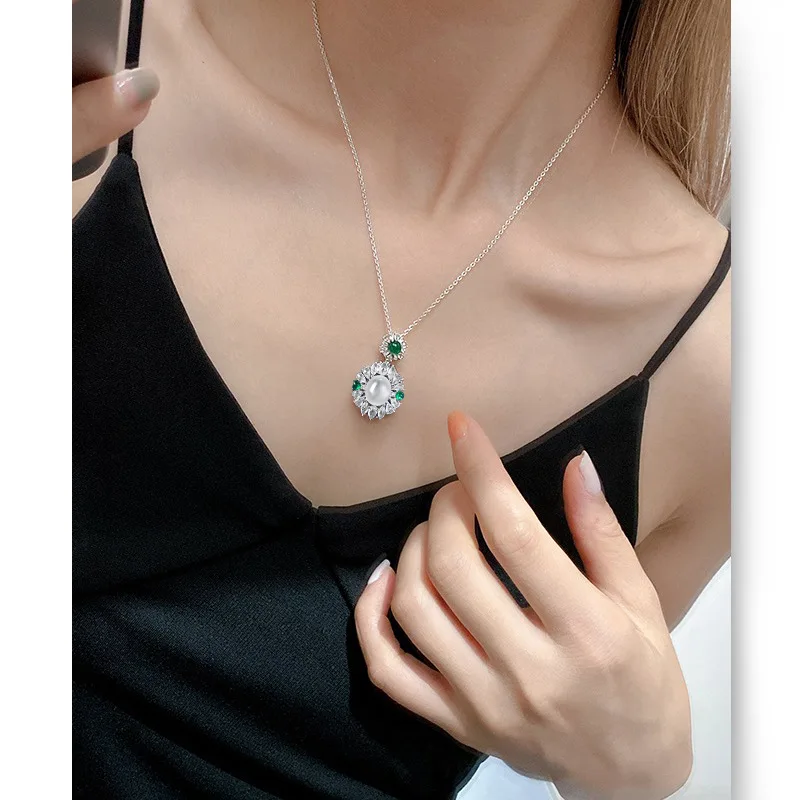 Женская подвеска из серебра 100% пробы с нефритом 8 х10 мм