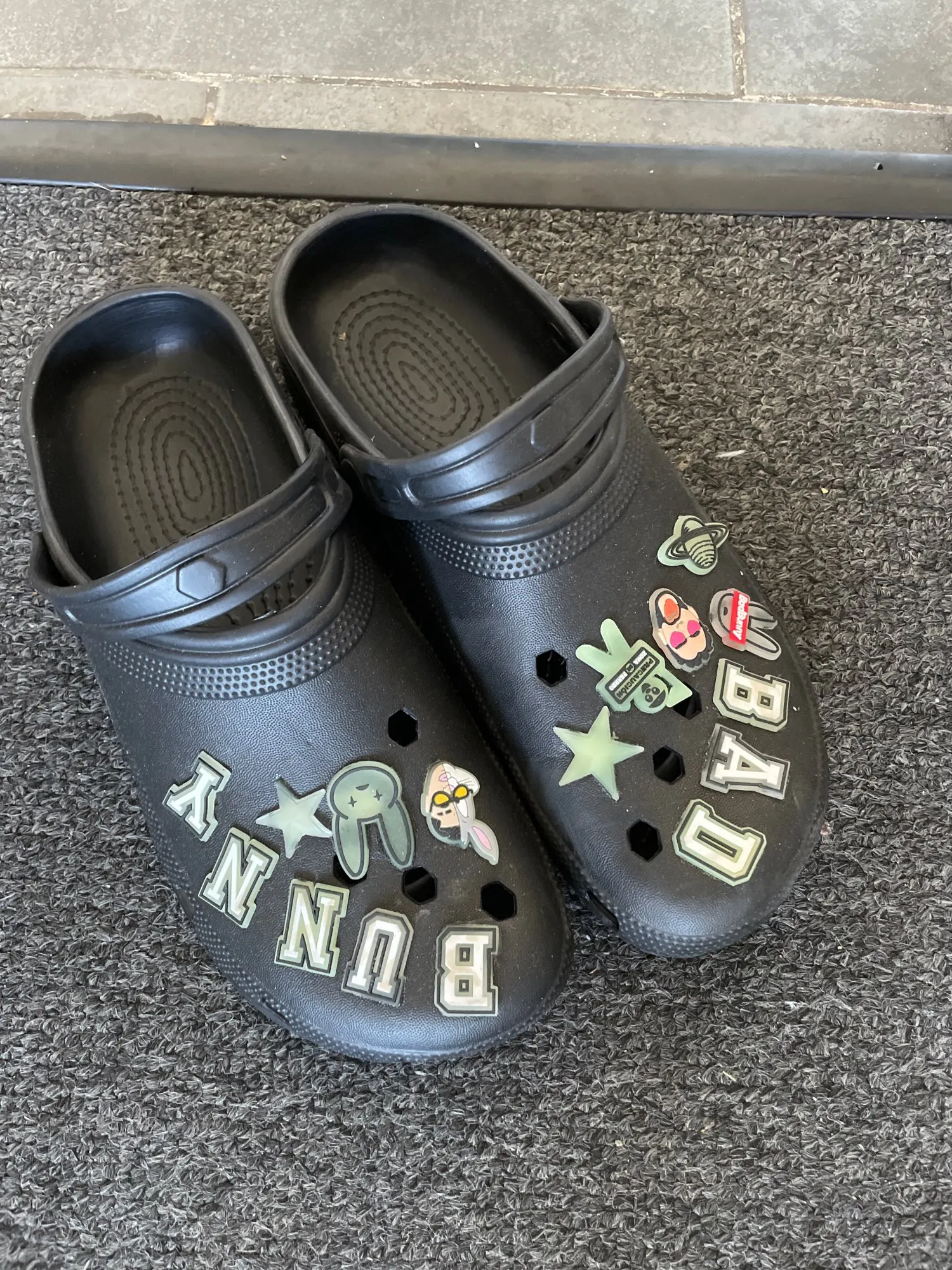 Wholesale 1000PCS Hot Cartoon PVC Shoe Charms for Croc Medical Mexico Adult Croc Jeans Accessories Decorations Kids Free DHL