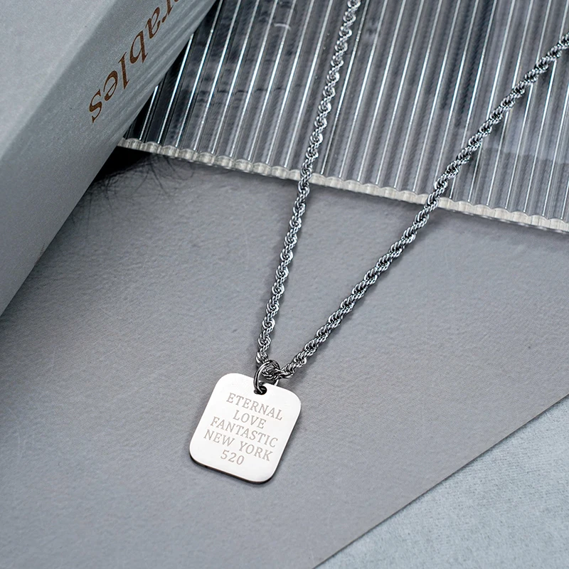 Ожерелье с подвеской из квадратной пластины буквой 520 мужское и женское простое