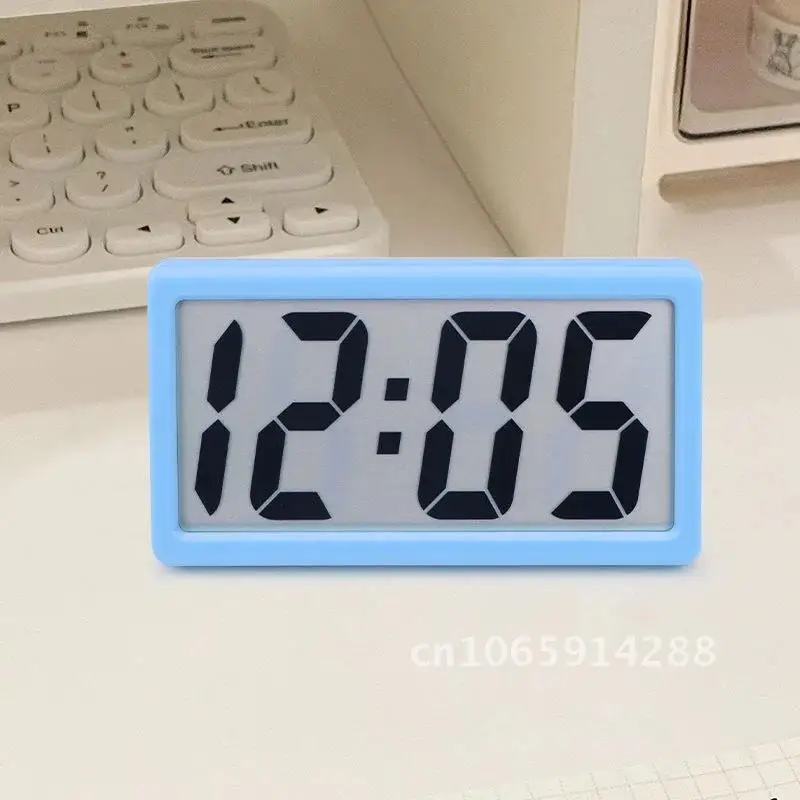 Настольные часы DUTRIEUX пластиковые