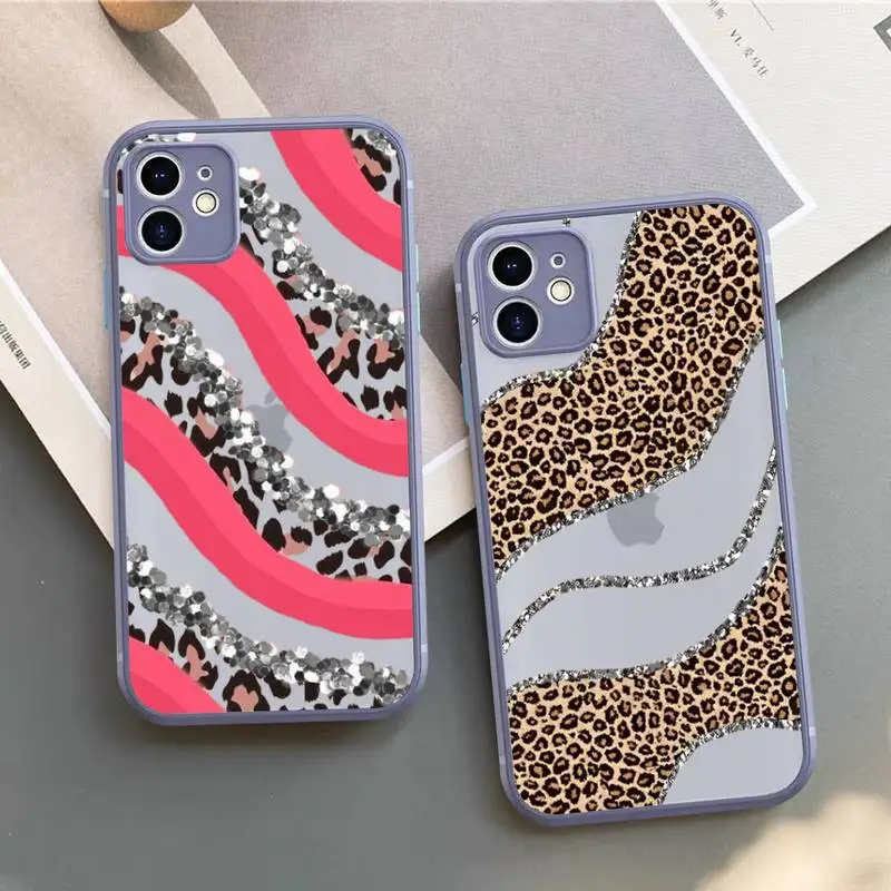 

Vintage Glitter Leopard Print Phone Case for iPhone X XR XS 7 8 Plus 11 12 13 pro MAX 13mini Translucent Matte Case