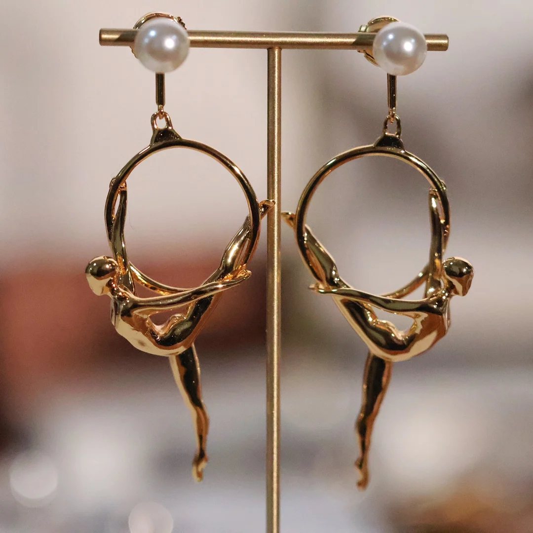 

Fashion original design gymnastics model stereo earrings