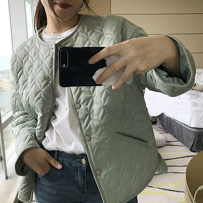 Рисунок 6 - Куртка женская короткая зимняя в клетку