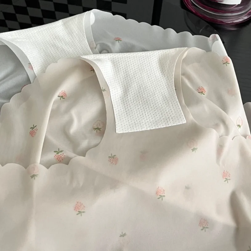 Женские ультратонкие трусики с низкой талией быстросохнущие принтом клубники