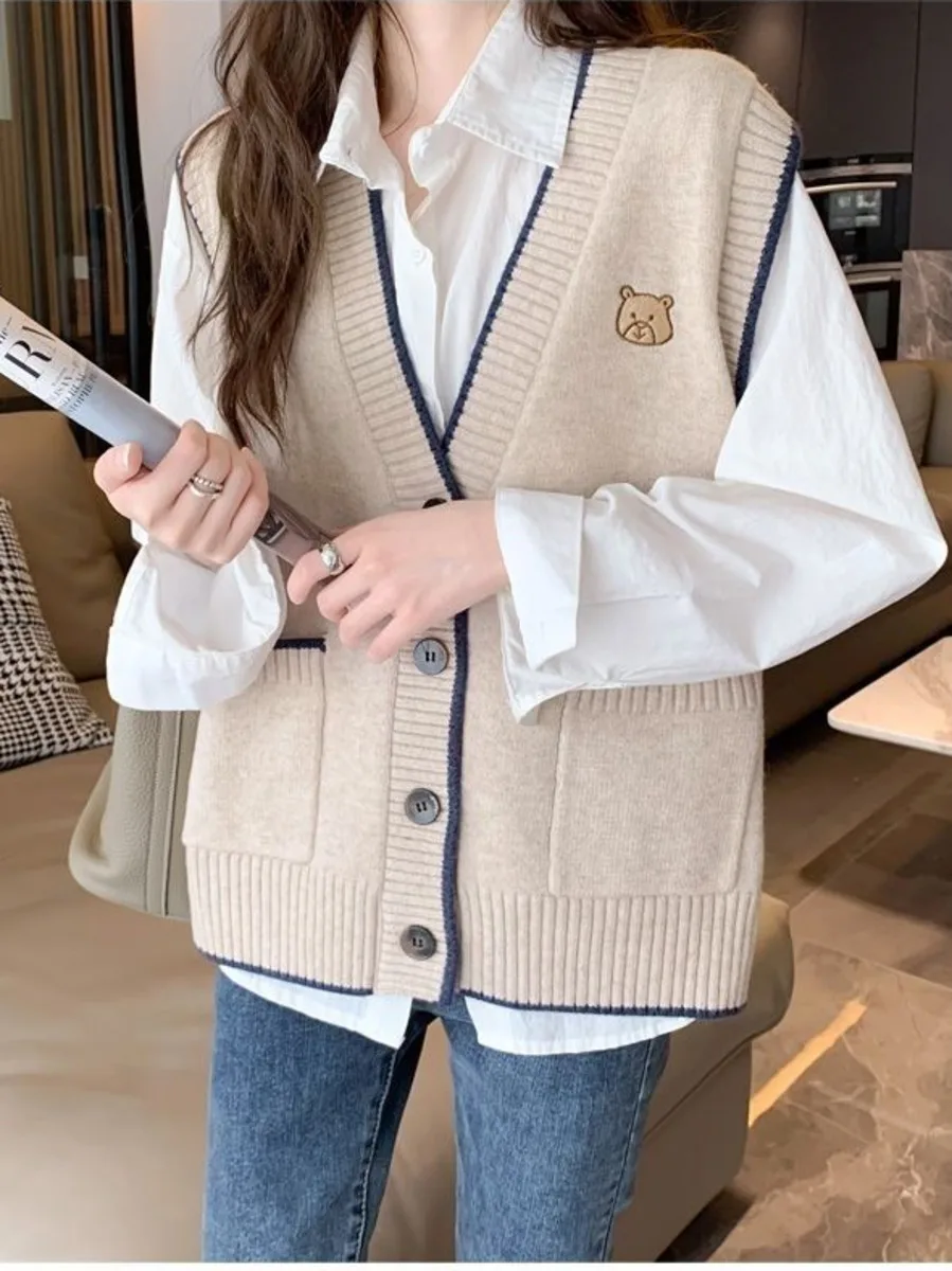 Свитер с v-образным вырезом и вышивкой милого медведя жилет женский карманный