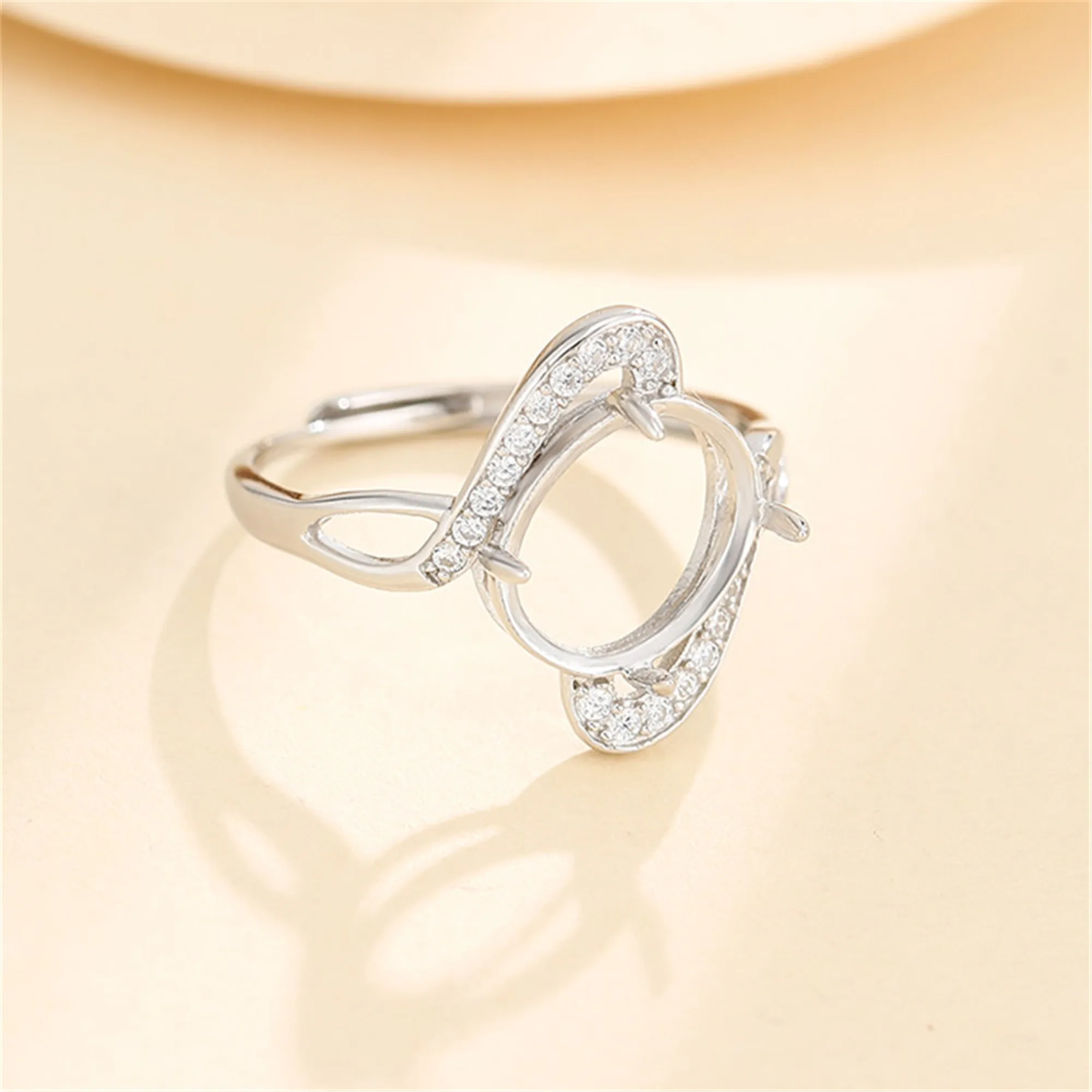 Кольцо без рисунка для овальных кабошонов 7x9 мм/9x11 мм или круглых 7x7 Регулируемые