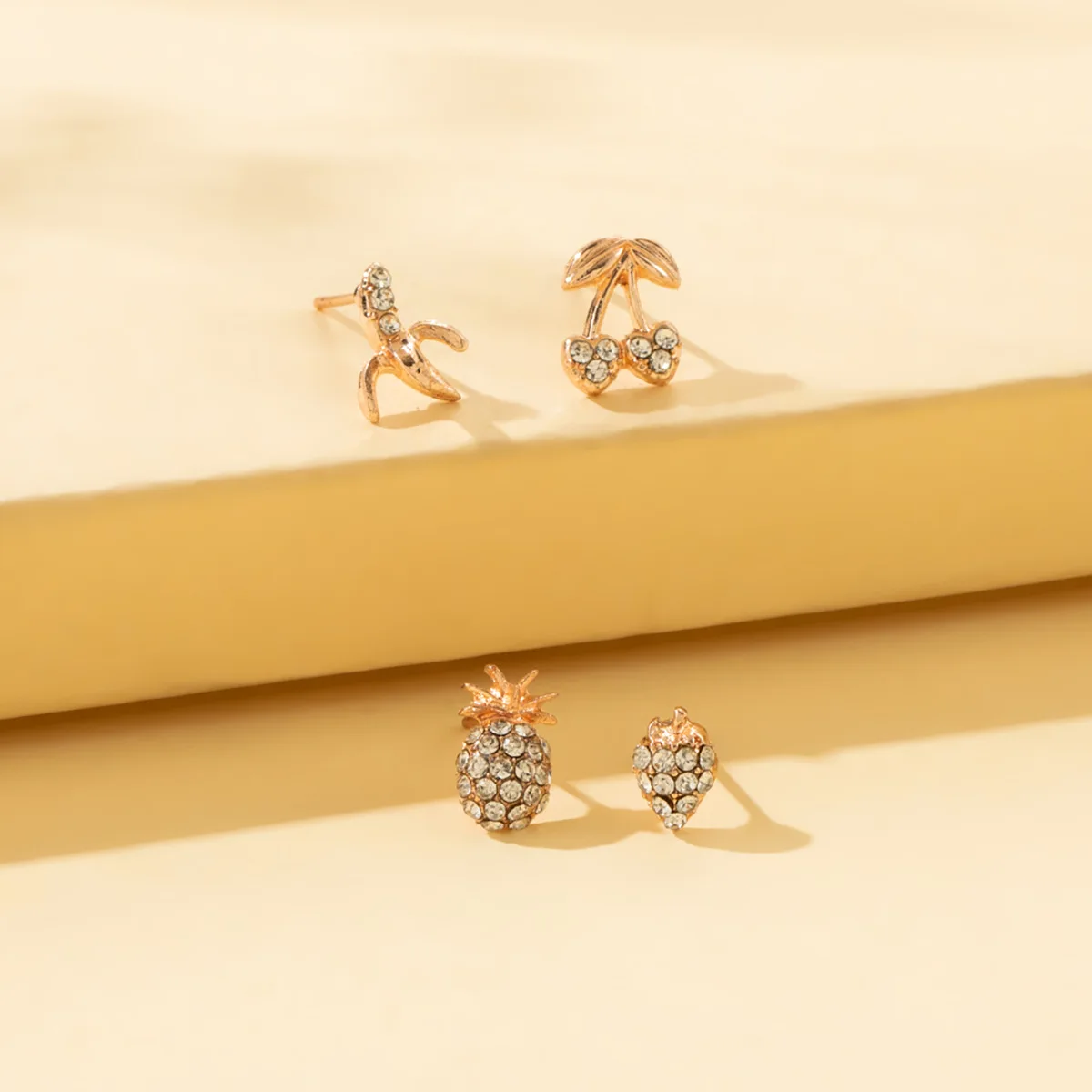 

1 pcs New fashion alloy stud earrings set with diamonds the best gifts for the cute grils earrings for women wholasale 2023