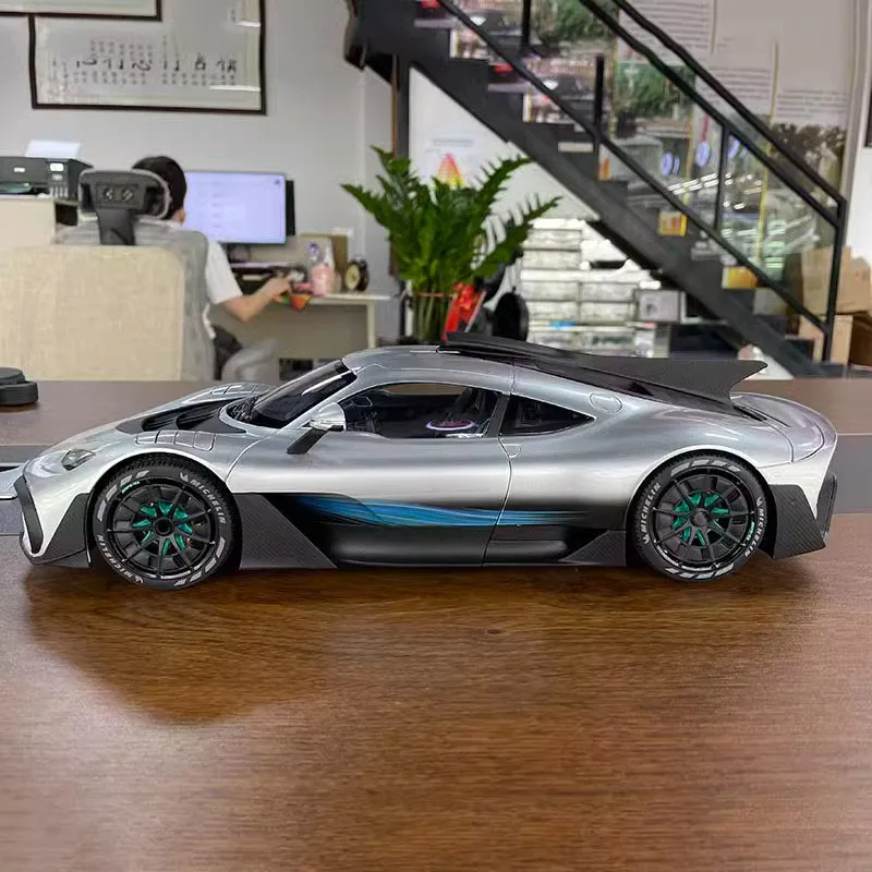 Модель автомобиля NZG 1:12