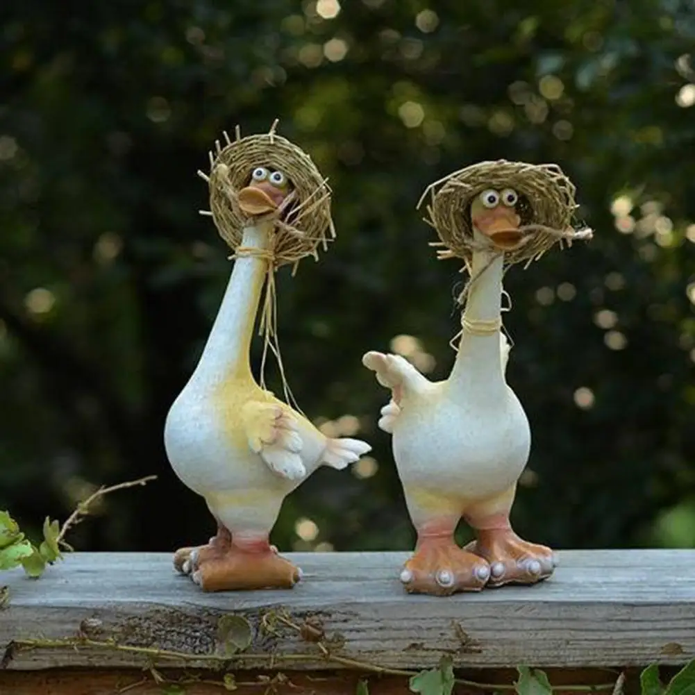 

2Pcs/Set Modern Duck Statue Imitative Resin Duck Figurines Funny Home Garden Duck Sculptures for Lawn Resin Duck