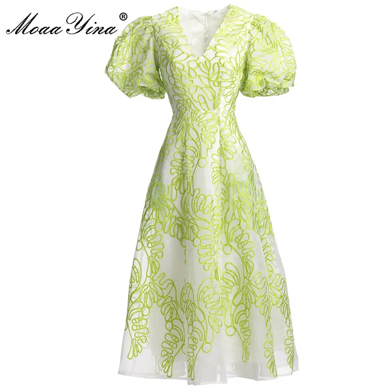

MoaaYina Fashion Designer dress Summer Women's Dress V-neck Puff sleeve High waist Embroidery Holiday Party Elegant Dresses