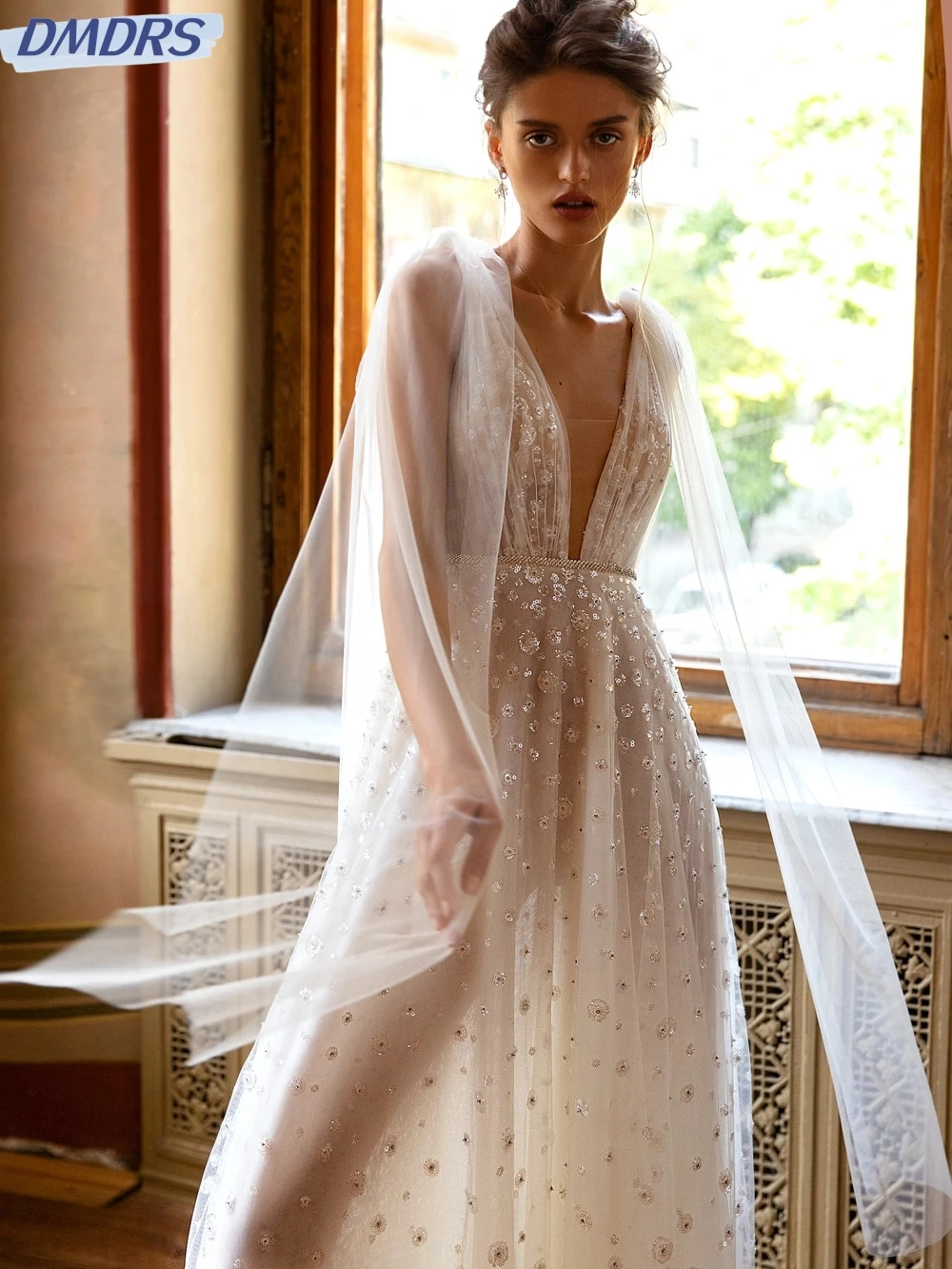 Женское свадебное платье с блестками