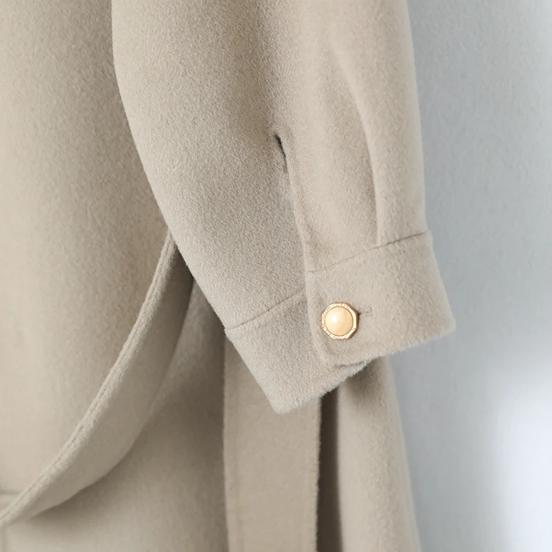 Рисунок 6 - Женское шерстяное пальто с длинным рукавом