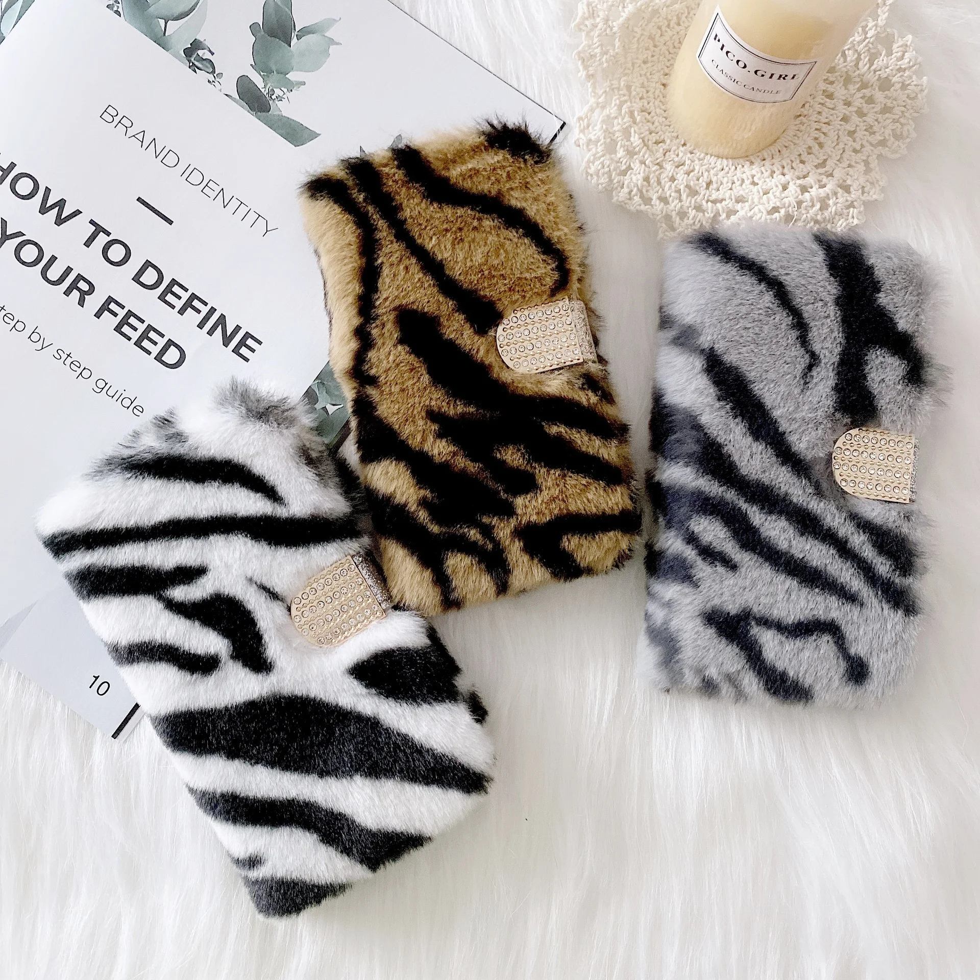 

Winter Warm for iphone13pro zebra Plush card Flip Case for Apple 12pro warm hand Plush trendy girl