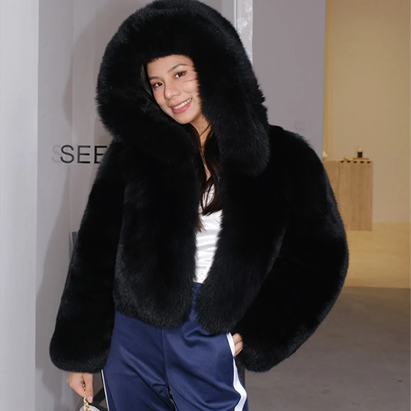 Женское короткое пальто из натурального Лисьего меха многоцветное импортного