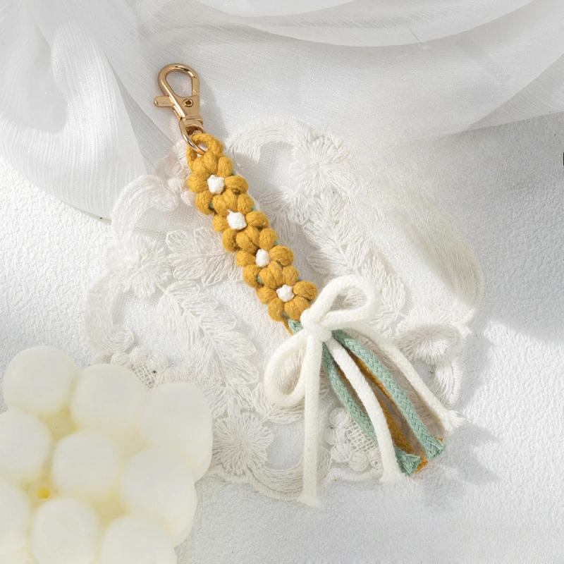 

1 шт. Брелок ручной работы из пряжи с кисточками - цветочный дизайн, застежка-карабин, яркие цвета, идеально подходит для сумок, ключей и уникальных подарков