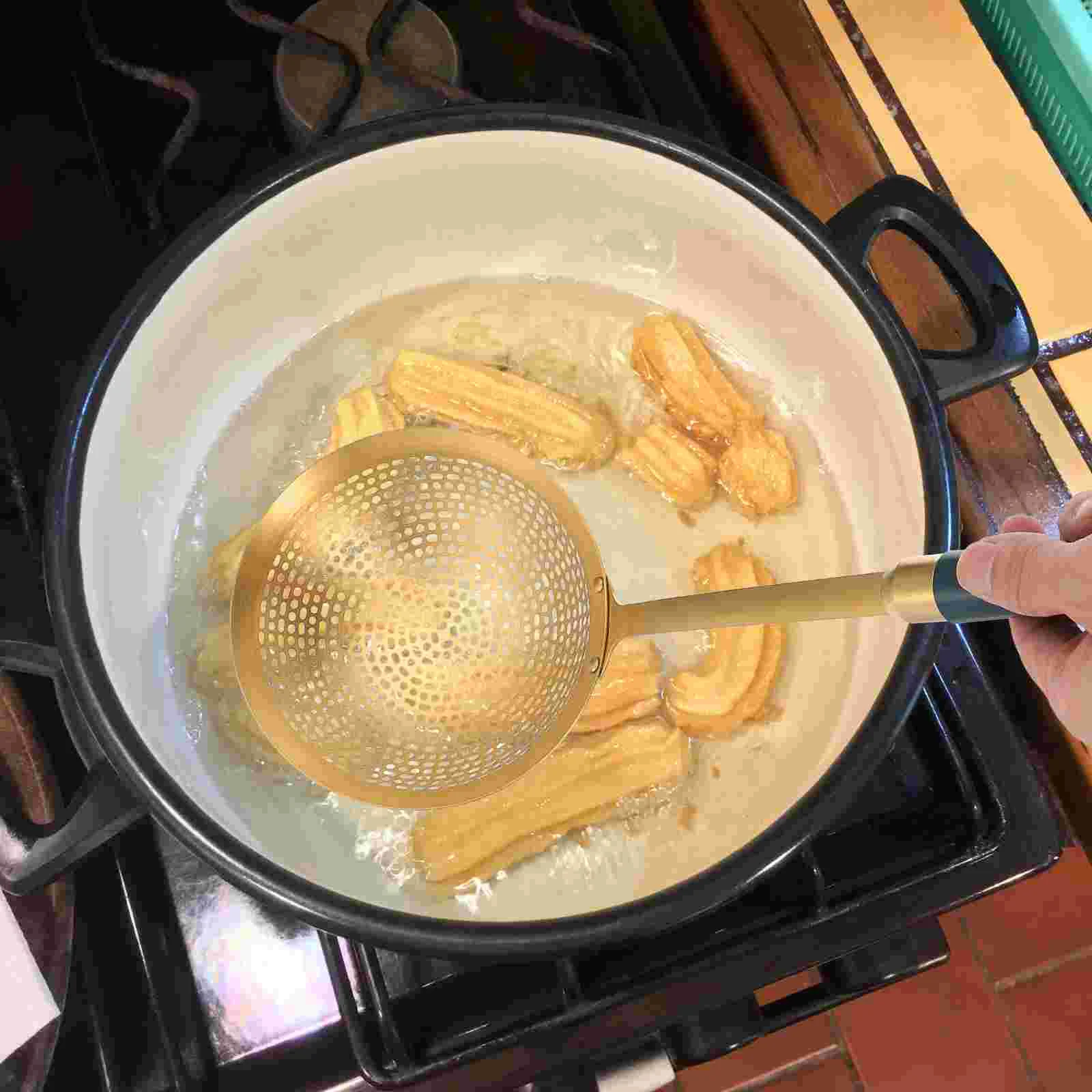 

1Pc Stainless Steel Hollow Strainer Cooking Skimmer Steel Soup Strainer (Yellow)