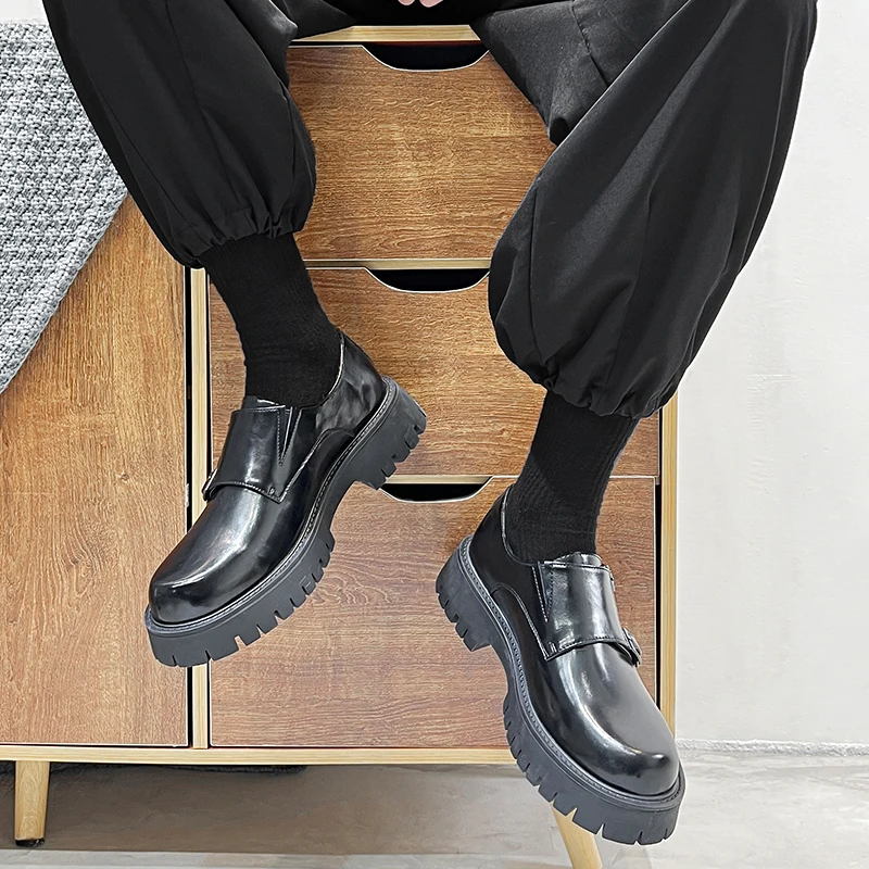 

Men Platform Shoes Spring New Black Patent Leather Shoes Casual Fashion Party Wedding Footwear Luxury Brand Zapatos De Hombre