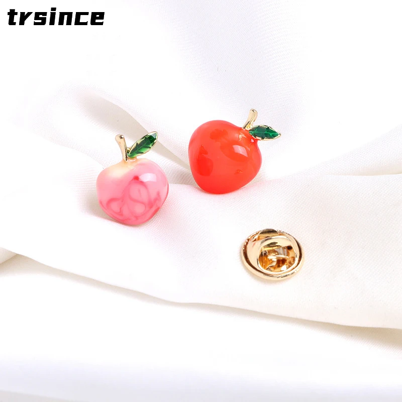 

Neckline Collar Pin Cute Pink Dripping Oil Brooch Women Decorative Clothes Fixed Fruit Peach Brooch Pin for Kids Birthday Gift