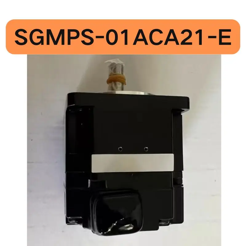 Подержанный серводвигатель SGMPS-01ACA21-E мощностью 100 Вт протестирован нормально и