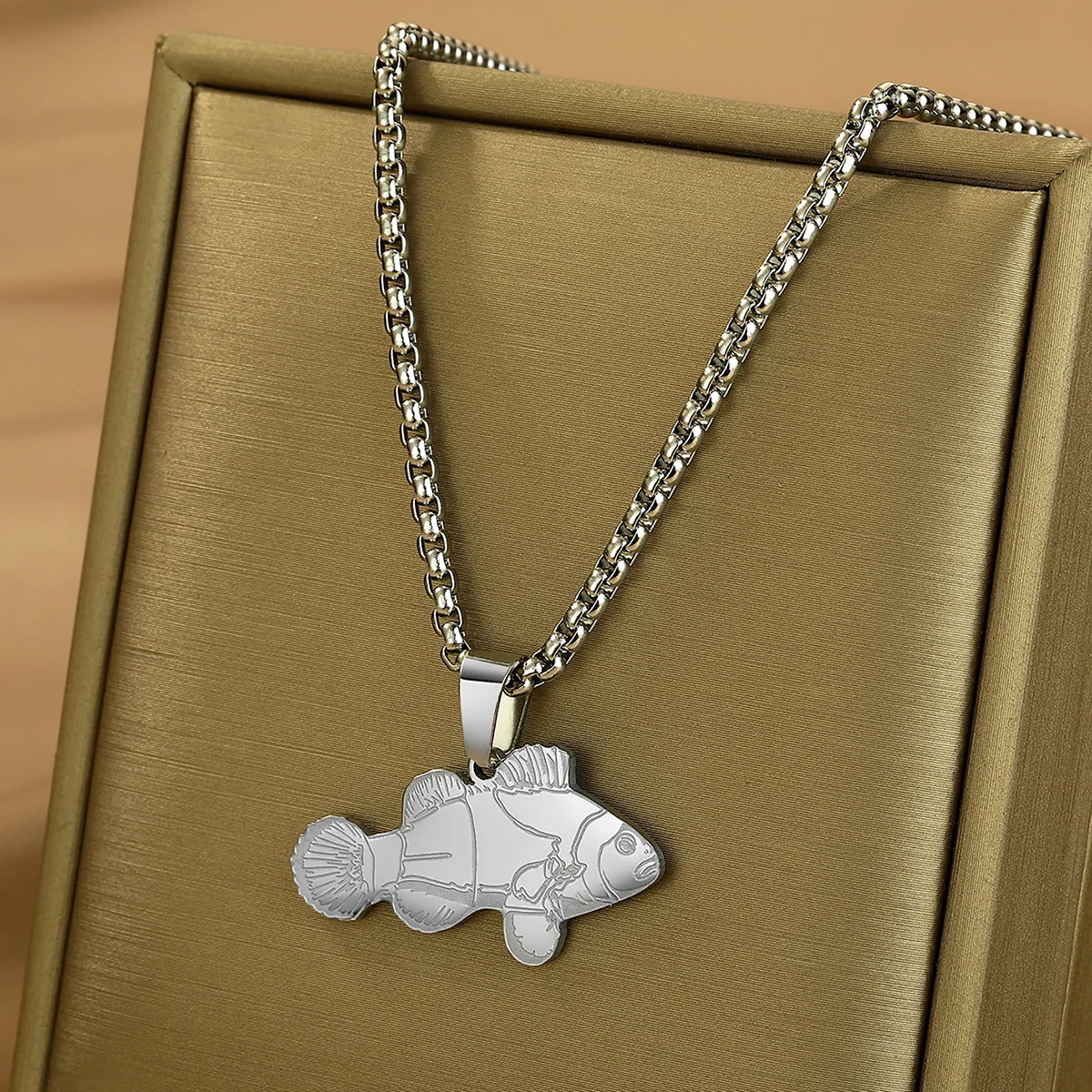 Ожерелье QIMING из нержавеющей стали с кулоном в виде рыбы клоун для женщин и мужчин