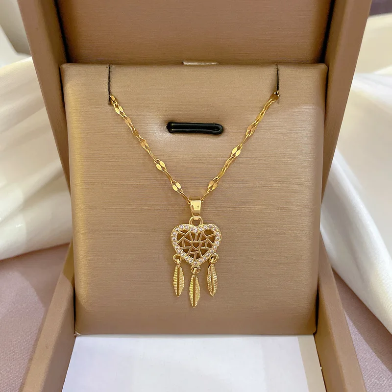 

Elegant Temperament Exquisite Micro Inlaid Gold Feather Pendant Necklace Light Luxury Clavicle Chain Wholesale Direct Sales