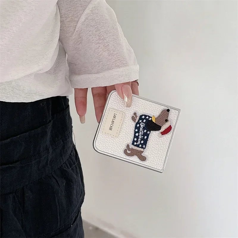 Śliczne haftowane etui na telefon dla psa Samsung Galaxy Z Flip 6 5 4 3 Ochronna tylna obudowa ZFlip4 ZFlip5 ZFlip6 Case Shell