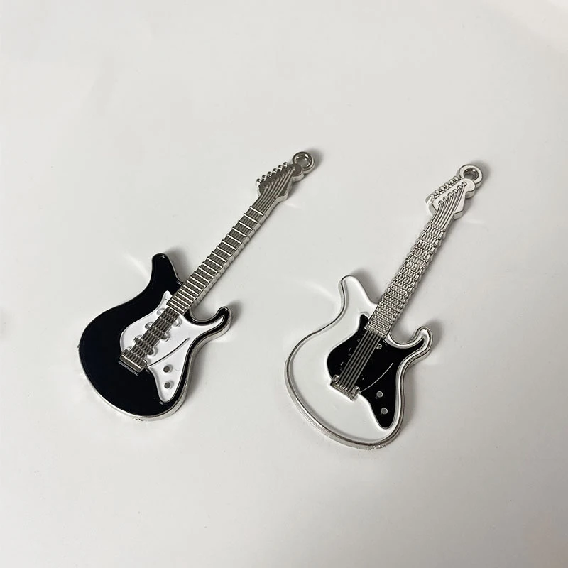 

1Pc Aesthetic Accessorie Guitar Hair Clip Large Black And White Guitar Pendant Clasp Subculture Lolita Kawaii Instrumental