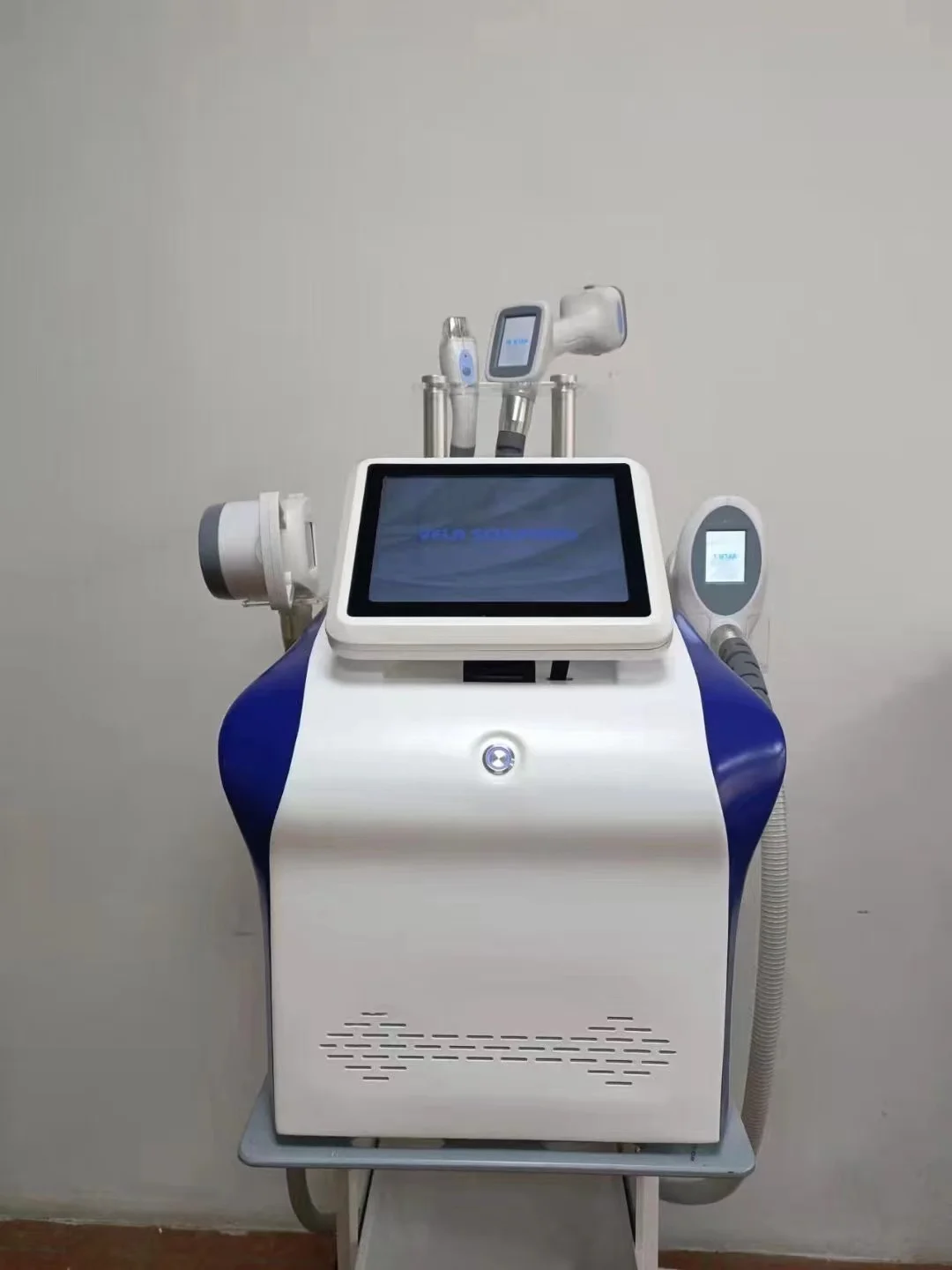 

Новейшее портативное качество Vela 4 в 1 салонное вакуумное устройство для уменьшения целлюлита, подтяжки кожи, коррекции фигуры, аппарат для похудения Cavitaion