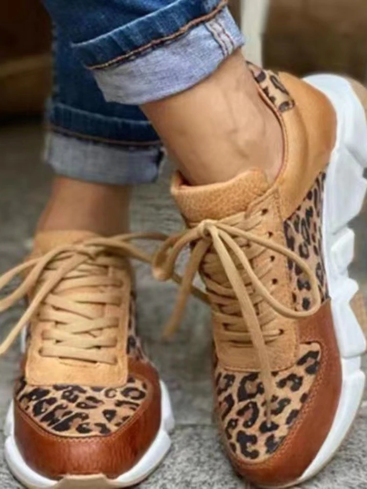 

New thick-soled round-toe low-top leopard print shoes women's plus size sneakers