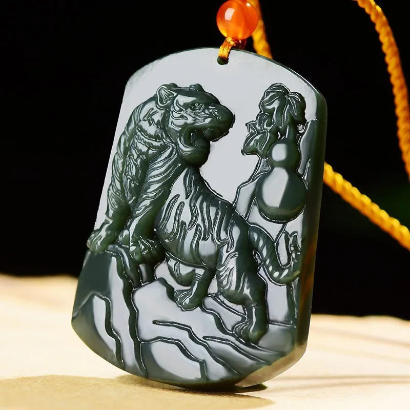 

Xinjiang Hetian Jade Jade Zodiac Tiger Pendant Men's and Women's Mountain Tiger Pendants