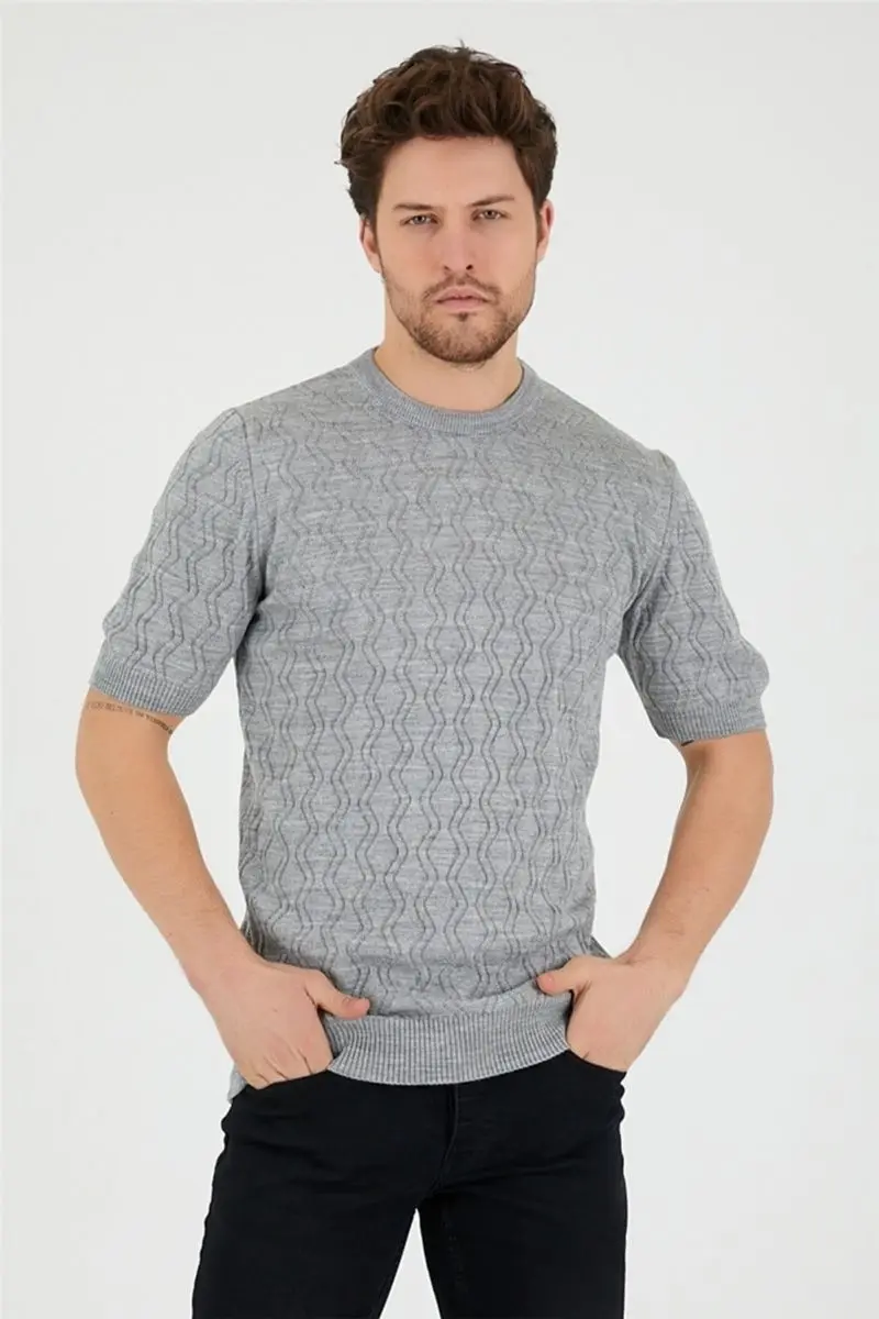 

Gray men's round neck patterned knitted t-shirt